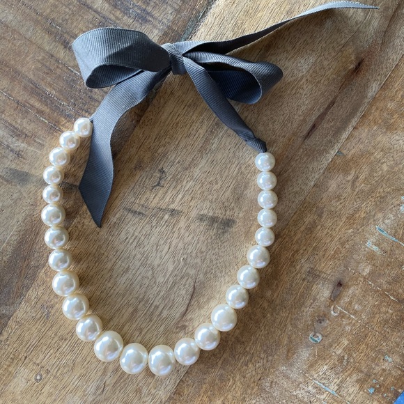 Faux Pearl Necklace - Picture 1 of 4